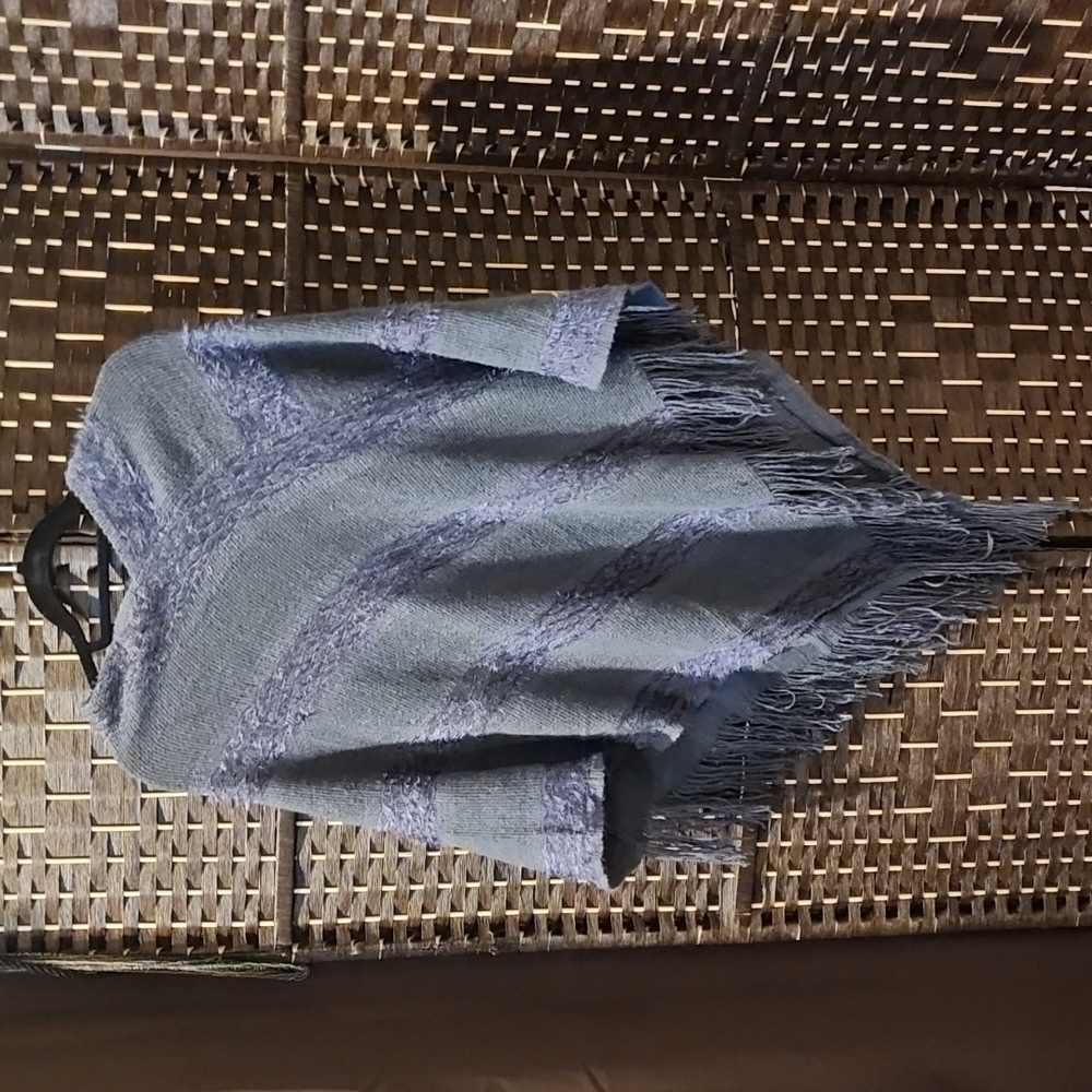 Jon and Anna gray Poncho. New with tags - Picture 9 of 9